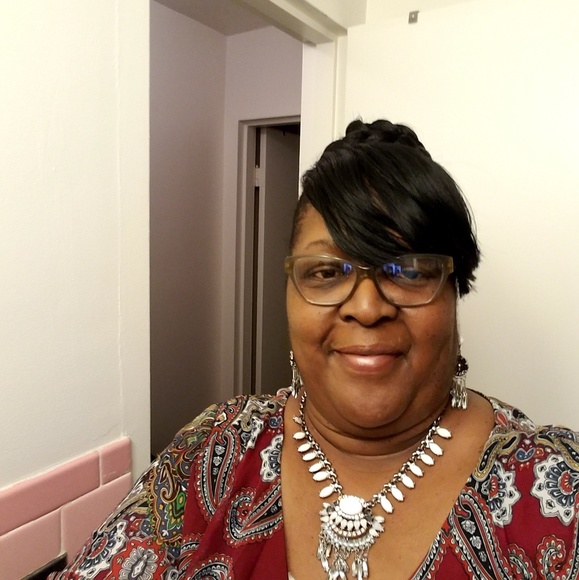 Meet your Posher, Dyanna - Picture 4 of 6